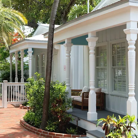 Lighthouse Hotel - Key West Historic Inns